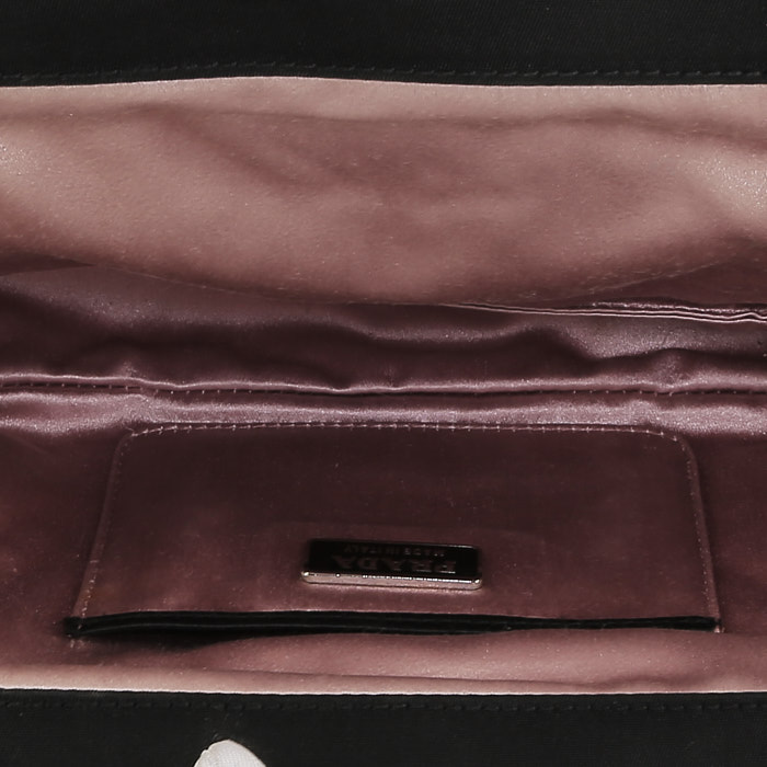 Prada Re-nylon pouch in black quilted canvas - Detail D2