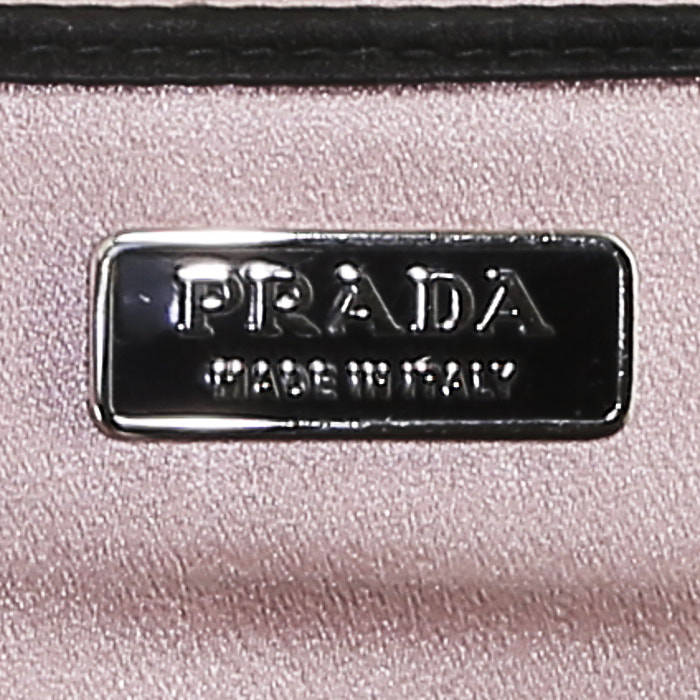 Prada Re-nylon pouch in black quilted canvas - Detail D3
