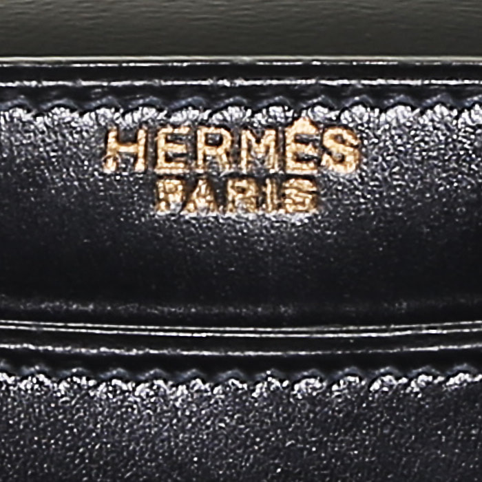 Hermès  Vintage handbag  in navy blue box leather - Detail D3