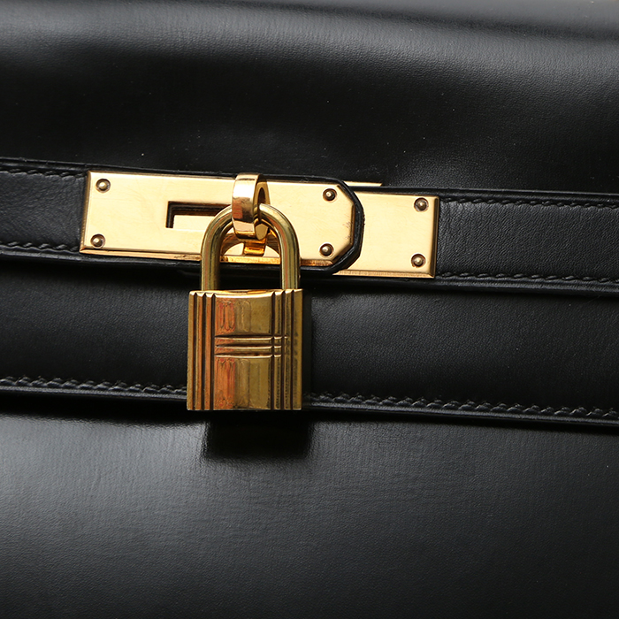 Sac à main Hermès  Kelly 32 cm en cuir box noir - Detail D6