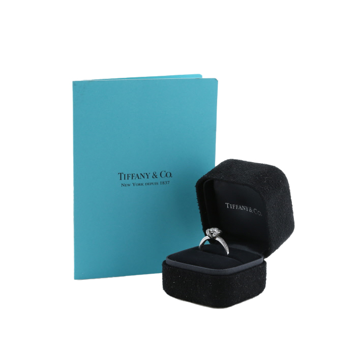 Tiffany & Co Ribbon ring in platinium and diamonds - Detail D2