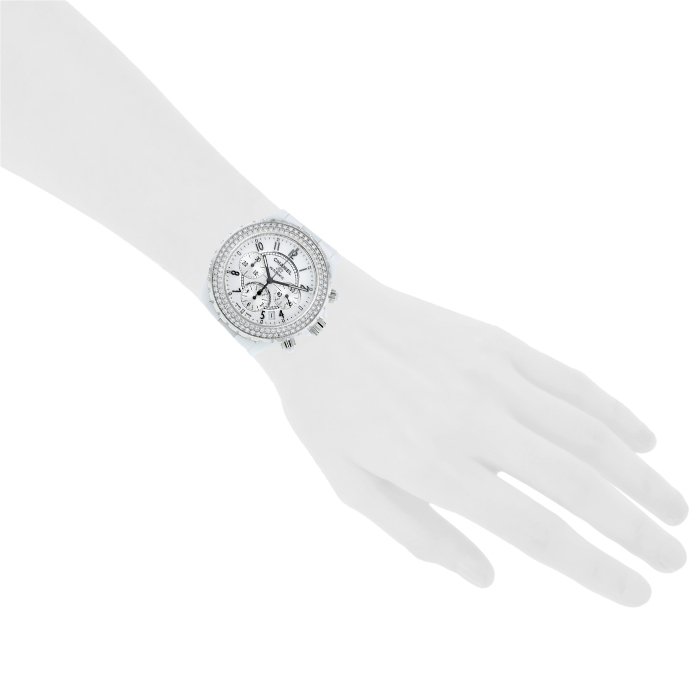 Chanel J12 Chronographe in ceramic white and stainless steel Ref: H1008 Circa 2006 - Detail D1