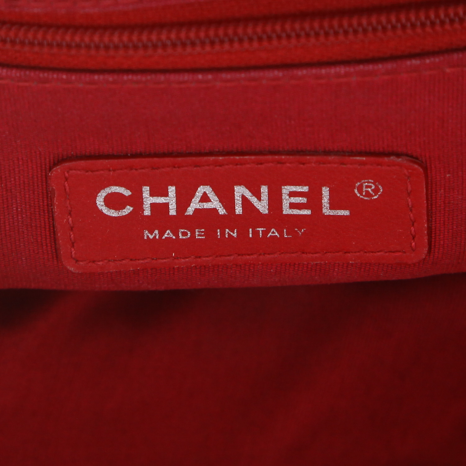 Borsa a tracolla Chanel  Gabrielle  modello medio  in pelle trapuntata dorata - Detail D2
