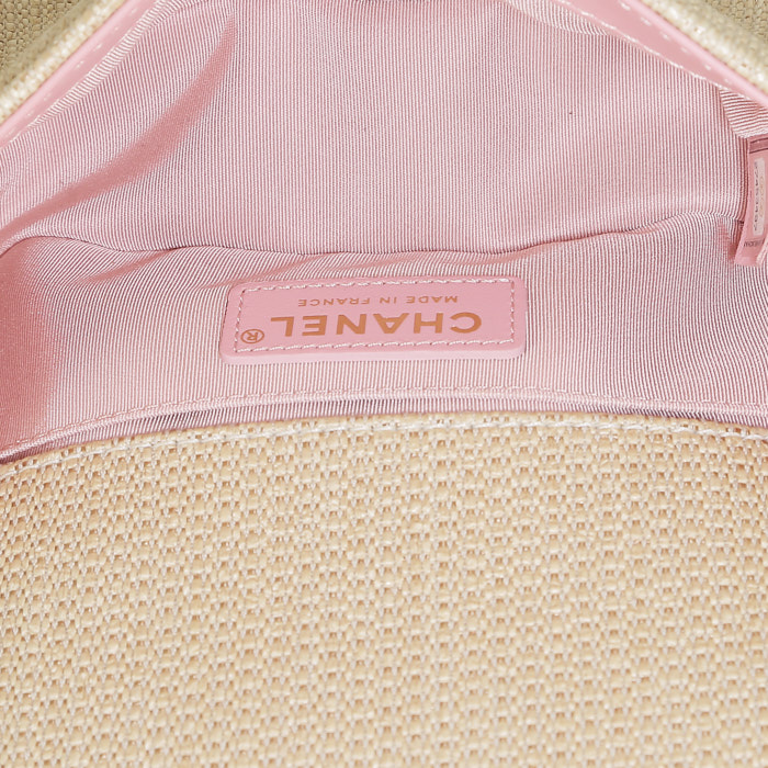 Chanel Boy shoulder bag in beige and pink braided wicker - Detail D3