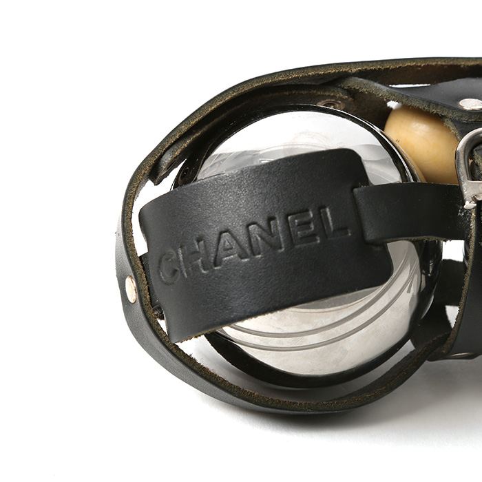 Chanel, "pétanque" set including two balls and one jack, limited edition, signed, of 2010 - Detail D1