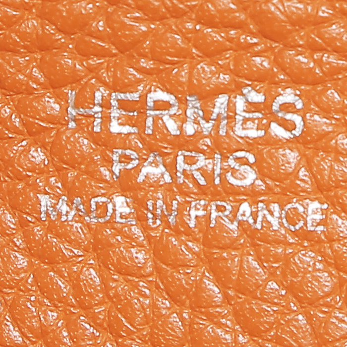 Sac bandoulière Hermès  Evelyne en cuir togo orange - Detail D3