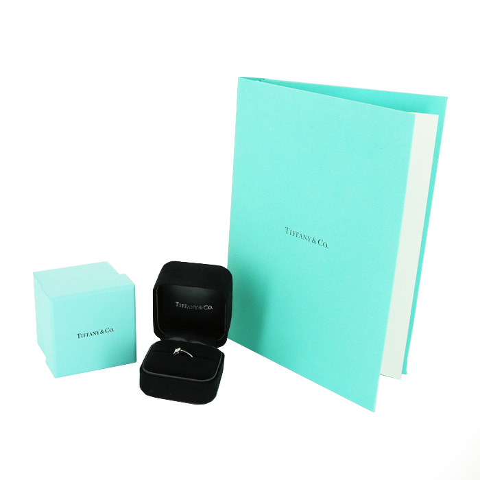 Tiffany 
Co Harmony solitaire ring in platinium and diamond (0,40 carat) - Detail D2