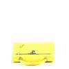 Hermès  Kelly 28 cm handbag  in yellow Lime epsom leather - 360 Front thumbnail