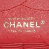 Chanel 2.55 large model  handbag  in red quilted leather - Detail D4 thumbnail