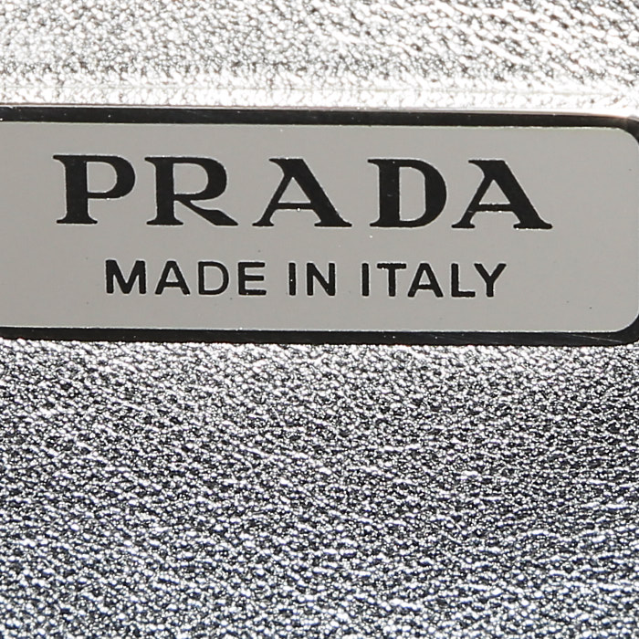 Prada Cleo handbag in silver leather - Detail D3