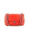 Bolso de mano Chanel  Timeless en charol acolchado rojo - 360 thumbnail