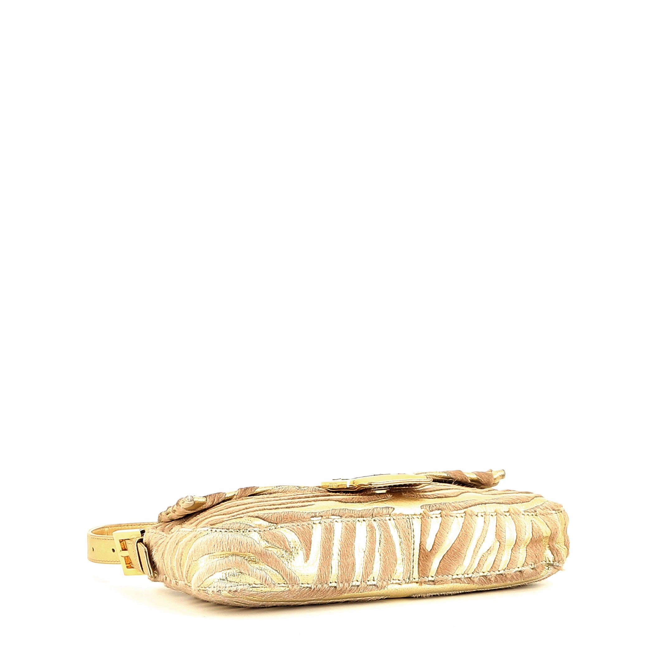 Fendi  Baguette handbag  in gold leather  and brown foal - Detail D4