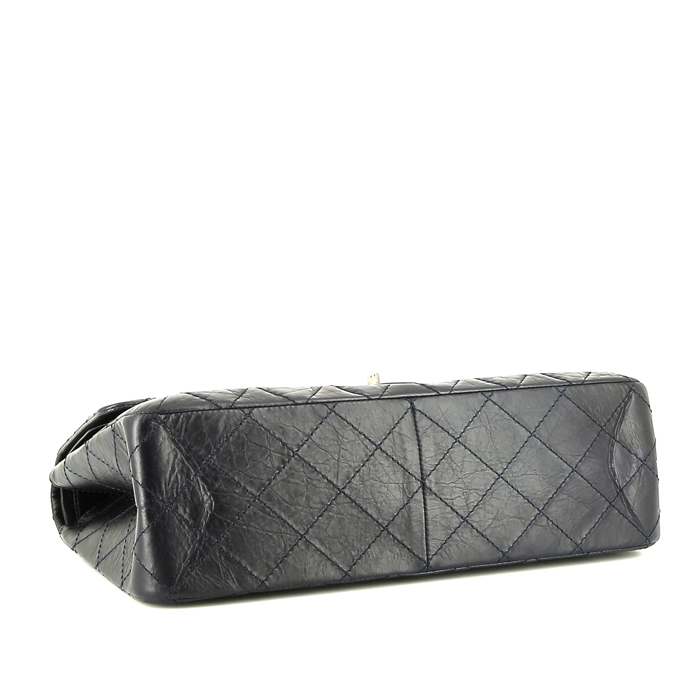 Chanel 2.55 shoulder bag  in blue quilted leather - Detail D5