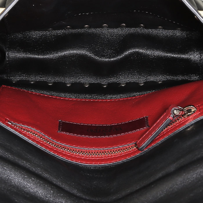 Bolso bandolera Valentino Garavani  Rockstud Spike en cuero acolchado negro - Detail D3