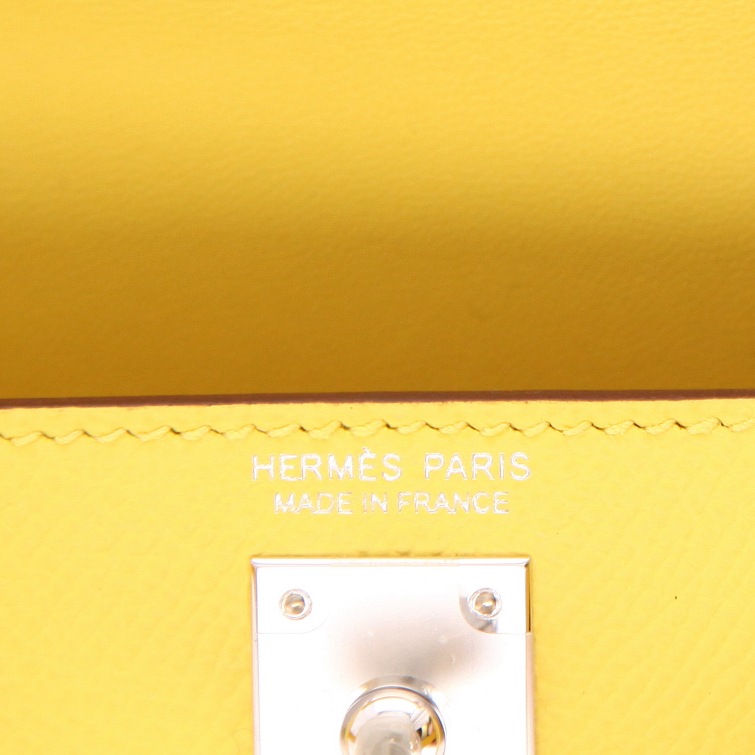 Sac à main Hermès  Kelly 20 cm en cuir epsom jaune - Detail D2