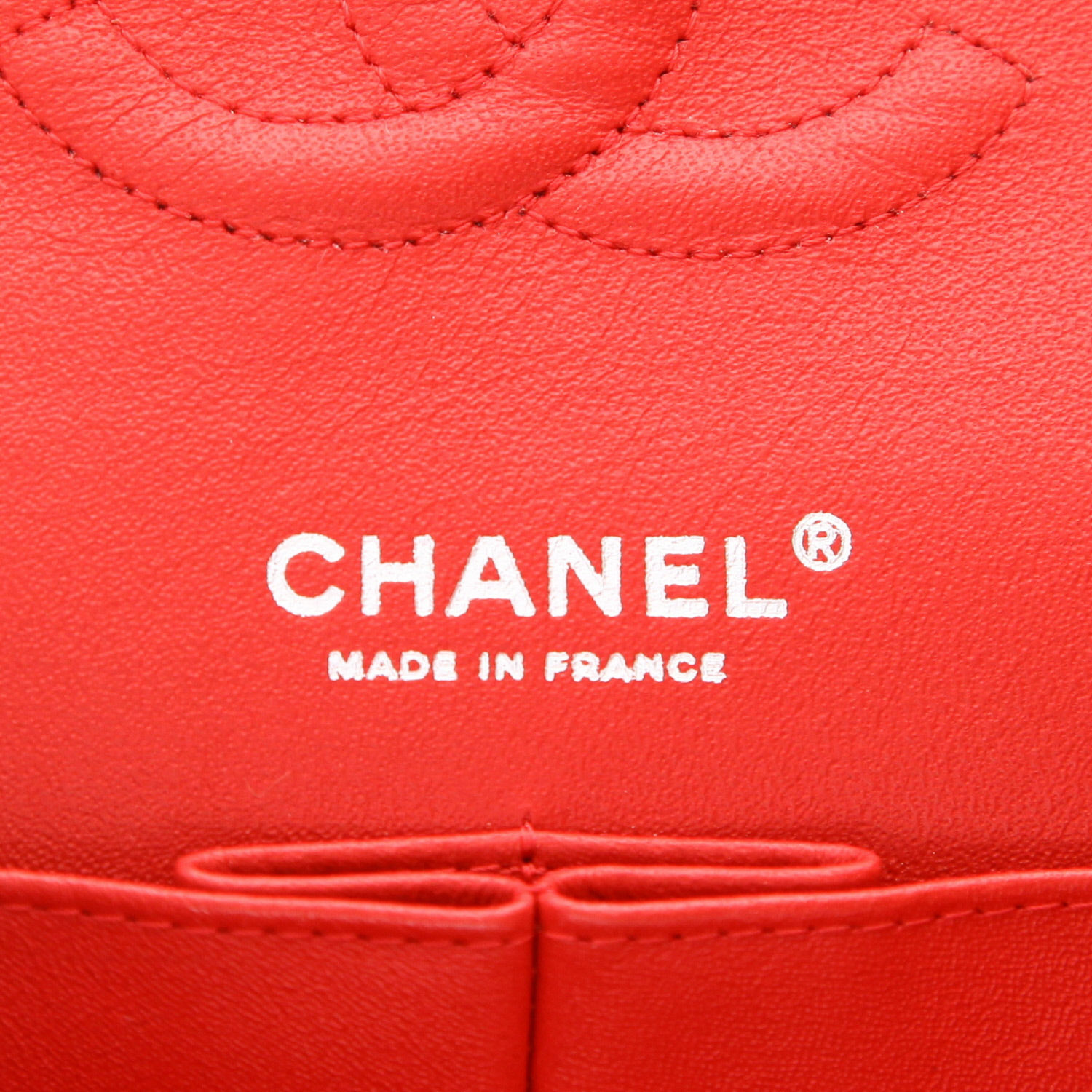 Bolso de mano Chanel  Timeless Classic en cuero acolchado rojo - Detail D2
