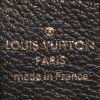 Borsa Louis Vuitton  Lockme in pelle martellata nera - Detail D4 thumbnail
