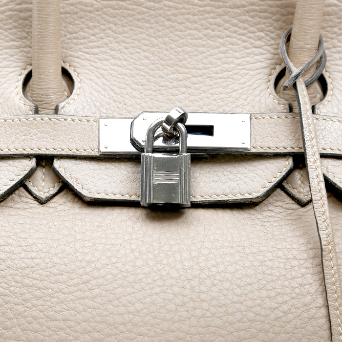 Bolso de mano Hermès  Birkin 35 cm en cuero togo gris tórtola - Detail D1