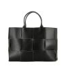 Bottega Veneta  Arco 48 shopping bag  in black intrecciato leather - 360 thumbnail