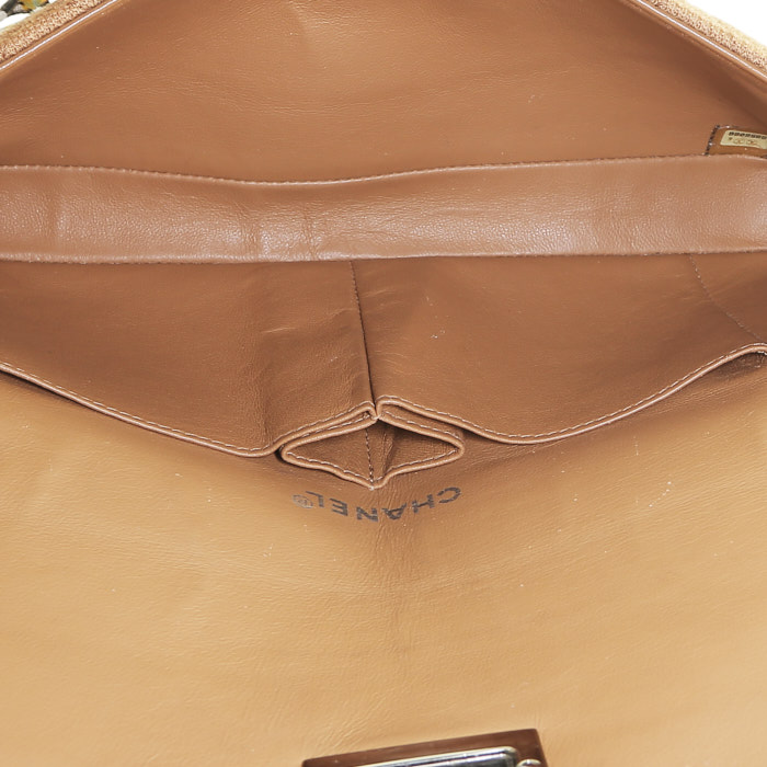 Sac à main Chanel  Baguette en toile matelassée marron et cuir verni marron - Detail D2