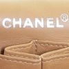 Bolso de mano Chanel  Baguette en lona acolchada marrón y charol marrón - Detail D3 thumbnail