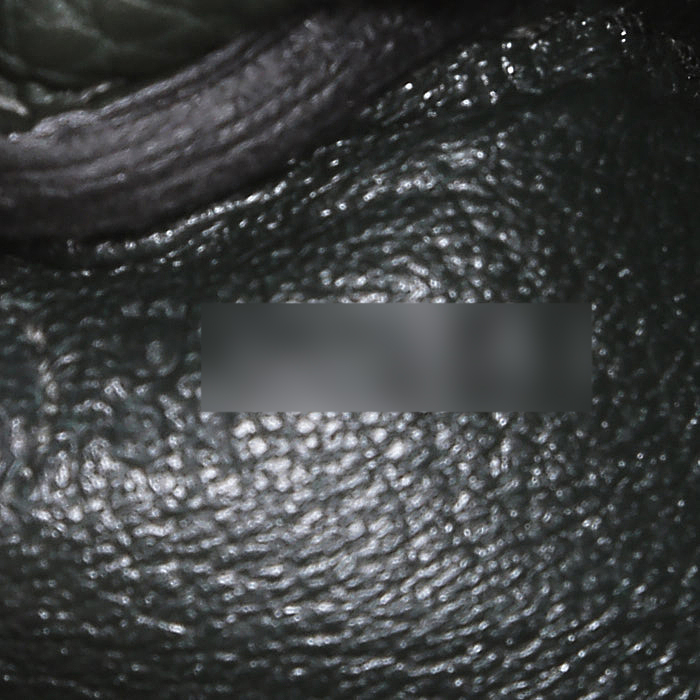 Bolso de mano Hermès  Kelly 25 cm en cuero togo verde oscuro - Detail D5