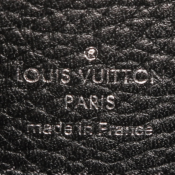 Bolso de mano Louis Vuitton  Capucines modelo grande  en cuero granulado negro - Detail D3