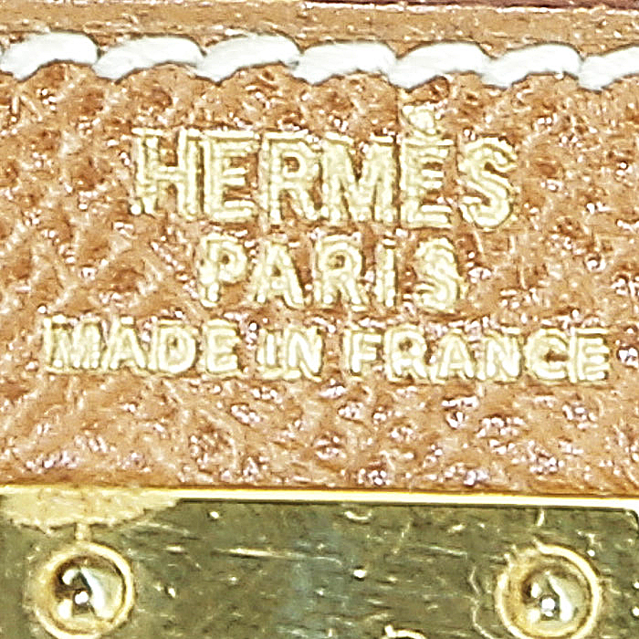 Hermès  Kelly 20 cm handbag  in gold Courchevel leather - Detail D4