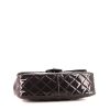 Bolso bandolera Chanel  Timeless Jumbo en charol acolchado color berenjena - Detail D5 thumbnail