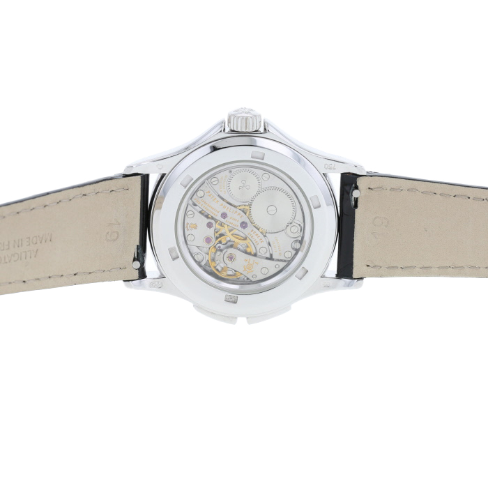 Montre Patek Philippe Calatrava Travel Time en or blanc Ref: Patek Philippe - 4934  Vers 2008 - Detail D3