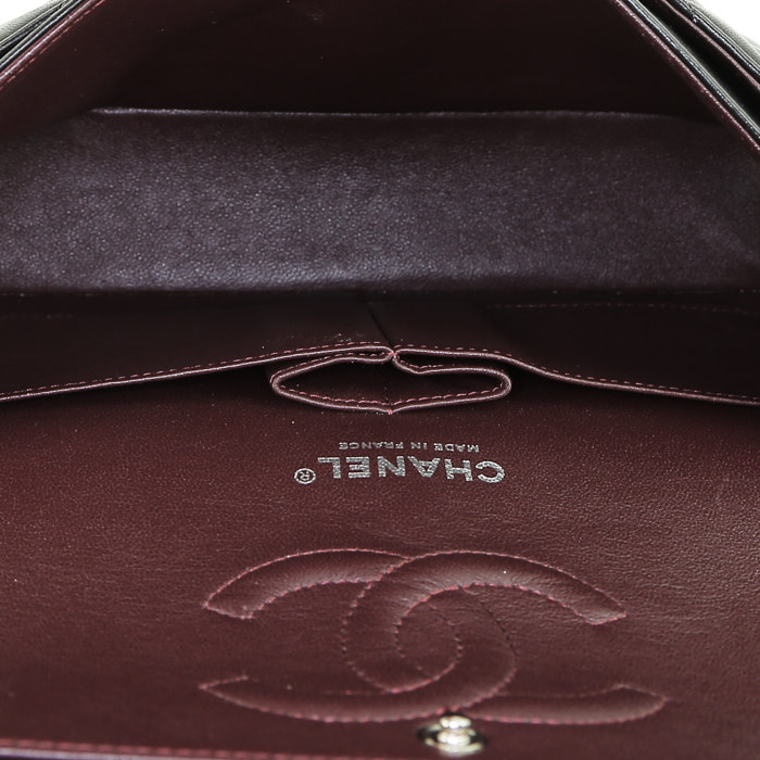 Bolso de mano Chanel  Timeless Classic en cuero acolchado negro - Detail D3