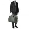 Bolsa de viaje Louis Vuitton  Kendall en cuero taiga verde - Detail D1 thumbnail