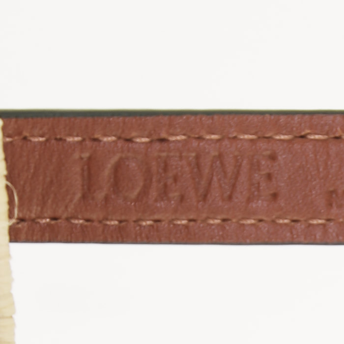 Loewe  Basket bag shopping bag  in beige raphia - Detail D3