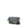 Bolso bandolera Chanel  Gabrielle Wallet on Chain en cuero acolchado azul y negro - 00pp thumbnail