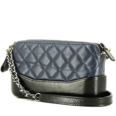 Chanel Borsa a tracolla Chanel Gabrielle modello grande in pelle trapuntata  blu e pelle liscia nera - RvceShops's Closet - Chanel coco-parfum 7