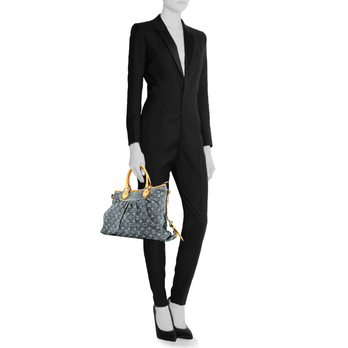 Louis Vuitton Pleaty handbag in blue monogram denim canvas and natural leather - Detail D1