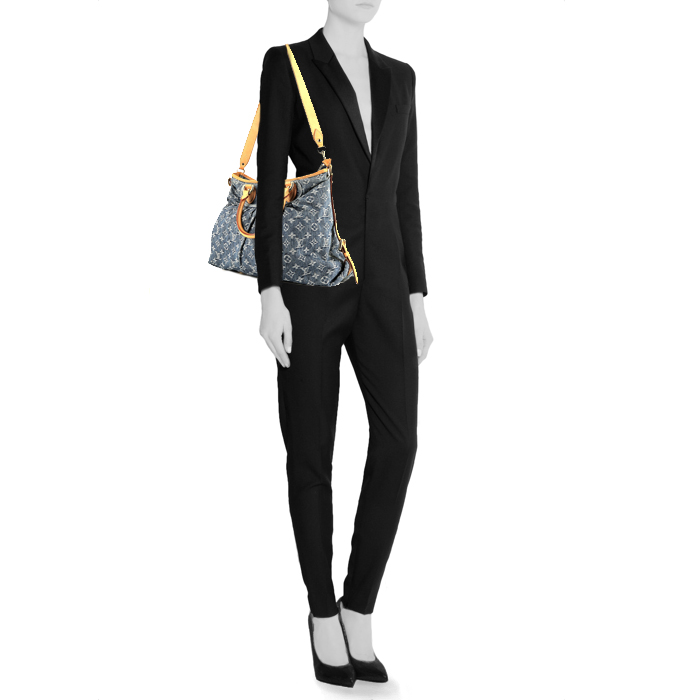 Louis Vuitton Pleaty handbag in blue monogram denim canvas and natural leather - Detail D2