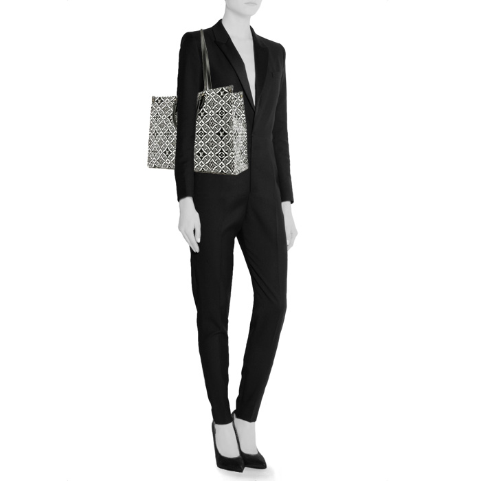 Louis Vuitton  Onthego large model  shopping bag  in black and white two tones  canvas - Detail D2