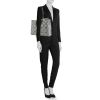 Shopping bag Louis Vuitton  Onthego modello grande  in tela bicolore nera e bianca - Detail D2 thumbnail