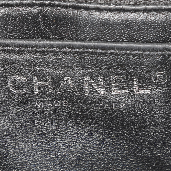 Sac bandoulière Chanel  Timeless Maxi Jumbo en cuir verni matelassé noir - Detail D4