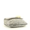 Chanel  Messenger shoulder bag  in grey tweed - Detail D4 thumbnail