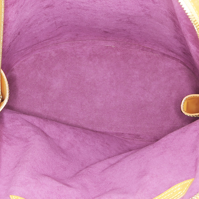 Sac à dos Louis Vuitton  Gobelins - Backpack en cuir épi jaune - Detail D3