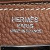 Bolso de mano Hermès  Kelly 32 cm en cuero taurillon clémence color oro - Detail D4 thumbnail