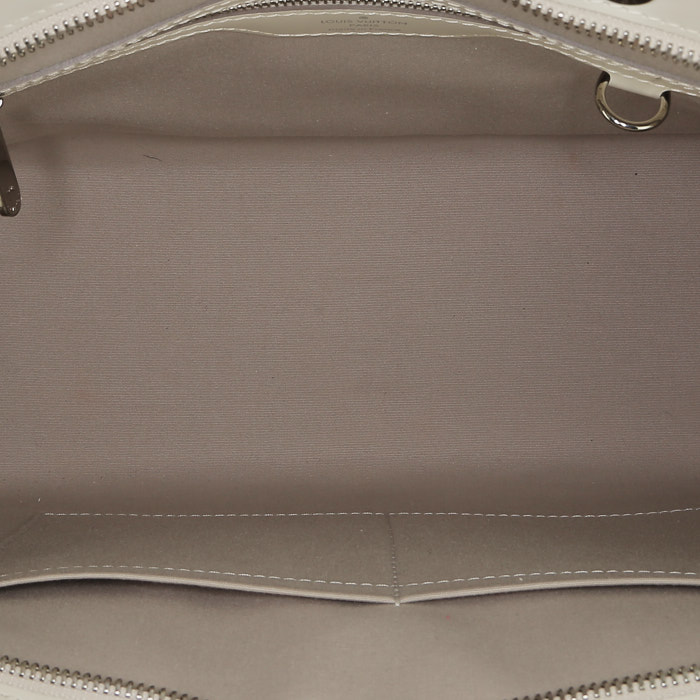 Sac à main Louis Vuitton  Brea en cuir épi blanc - Detail D3