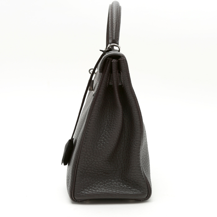 Hermès  Kelly 32 cm handbag  in brown Fjord leather - Detail D6