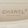 Chanel   handbag/clutch  in beige quilted leather - Detail D3 thumbnail