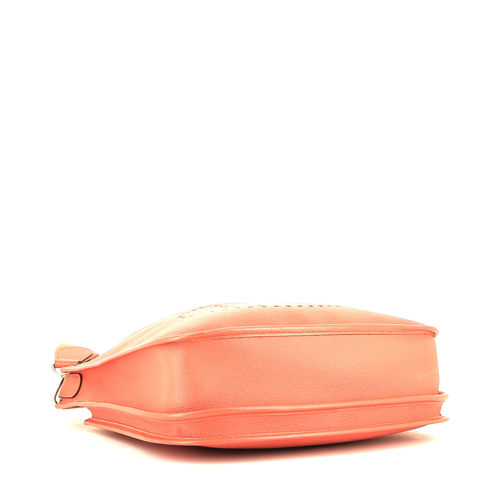 Bolso bandolera Hermès  Evelyne en cuero epsom rosa - Detail D4
