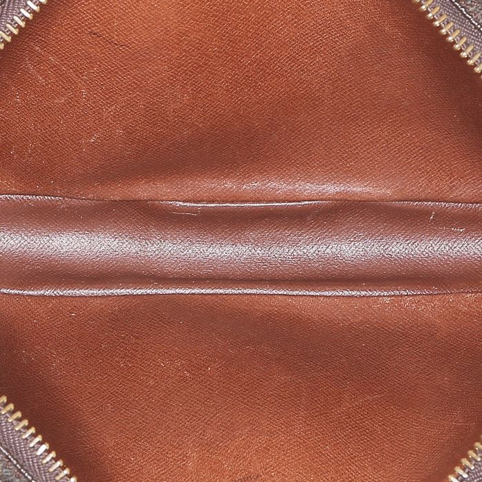 Bolsito de mano Louis Vuitton Trocadéro en lona Monogram marrón y cuero natural - Detail D2