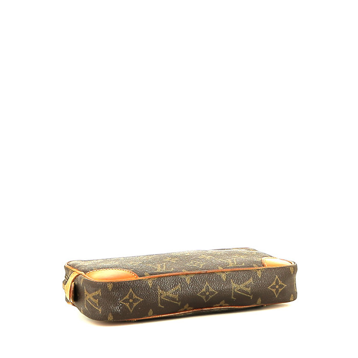 Bolsito de mano Louis Vuitton Trocadéro en lona Monogram marrón y cuero natural - Detail D4