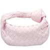 Bolso de mano Bottega Veneta  Jodie mini  en cuero trenzado rosa pálido - Detail D2 thumbnail